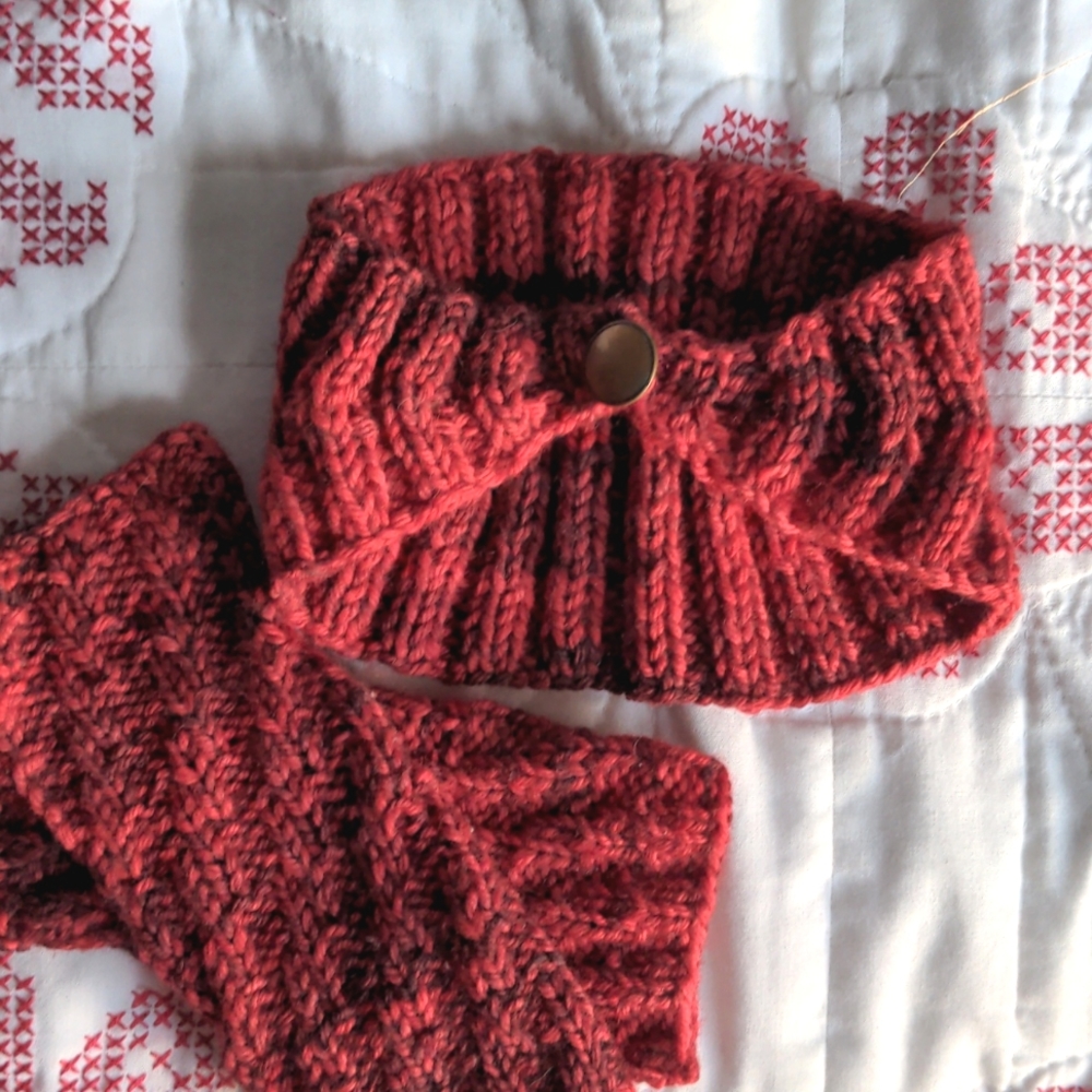 Hand-knitted Red & maroon headband